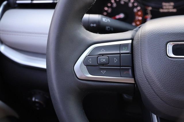 Used 2025 Jeep Compass Limited AWD/4WD image 11