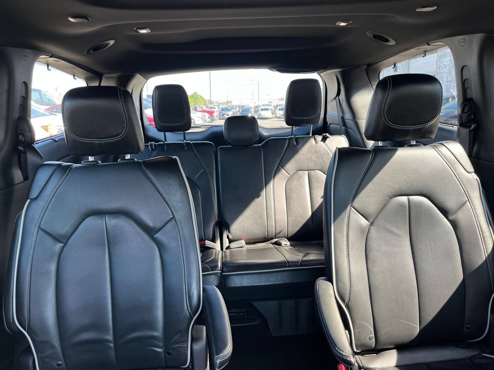 Used 2025 Chrysler Pacifica Limited FWD image 41