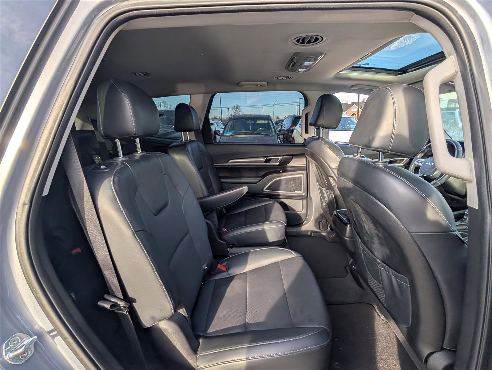 Used 2022 Kia Telluride S image 11