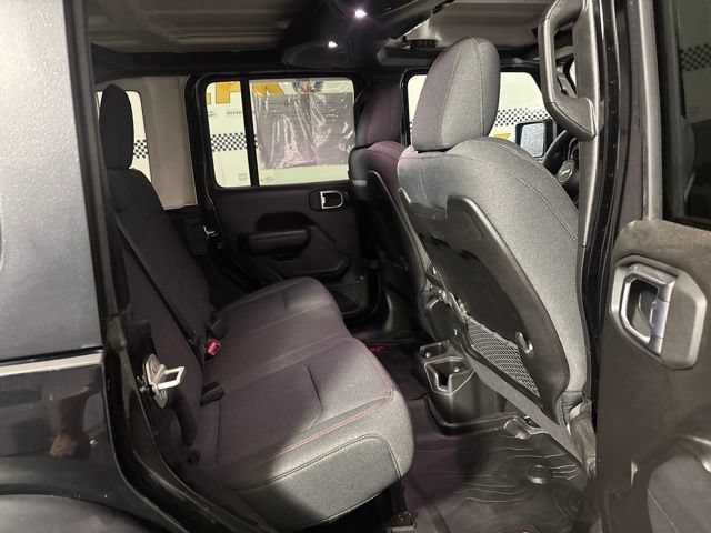 Used 2024 Jeep Wrangler Unlimited Rubicon w/ Convenience Group AWD/4WD image 16