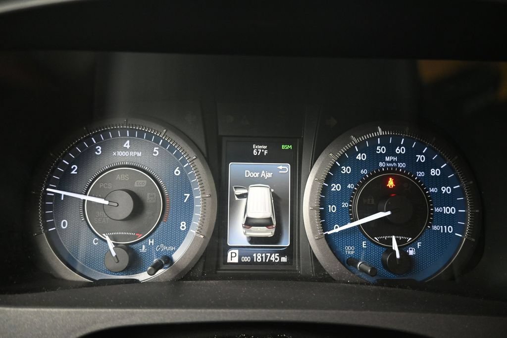 Used 2018 Toyota Sienna XLE w/ XLE Navigation Package FWD image 22