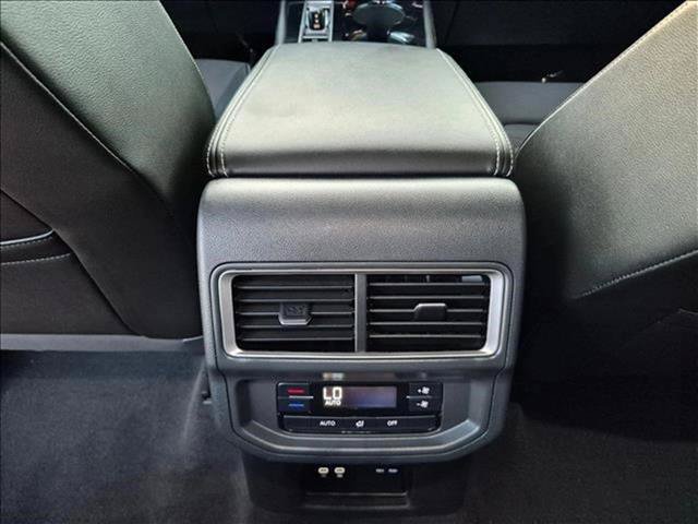 Used 2024 Volkswagen Atlas SE FWD image 16