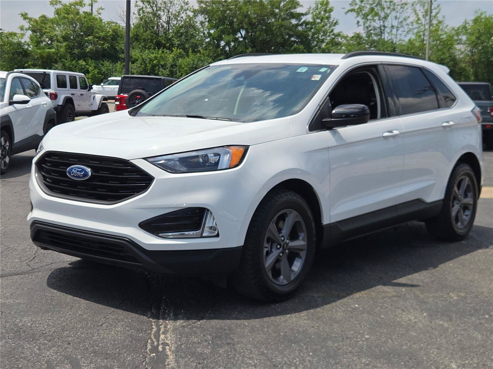 Used 2022 Ford Edge SEL w/ Sport Appearance Package AWD/4WD image 3
