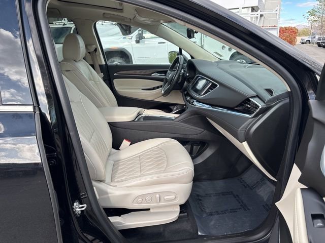 Used 2023 Buick Enclave Avenir image 30