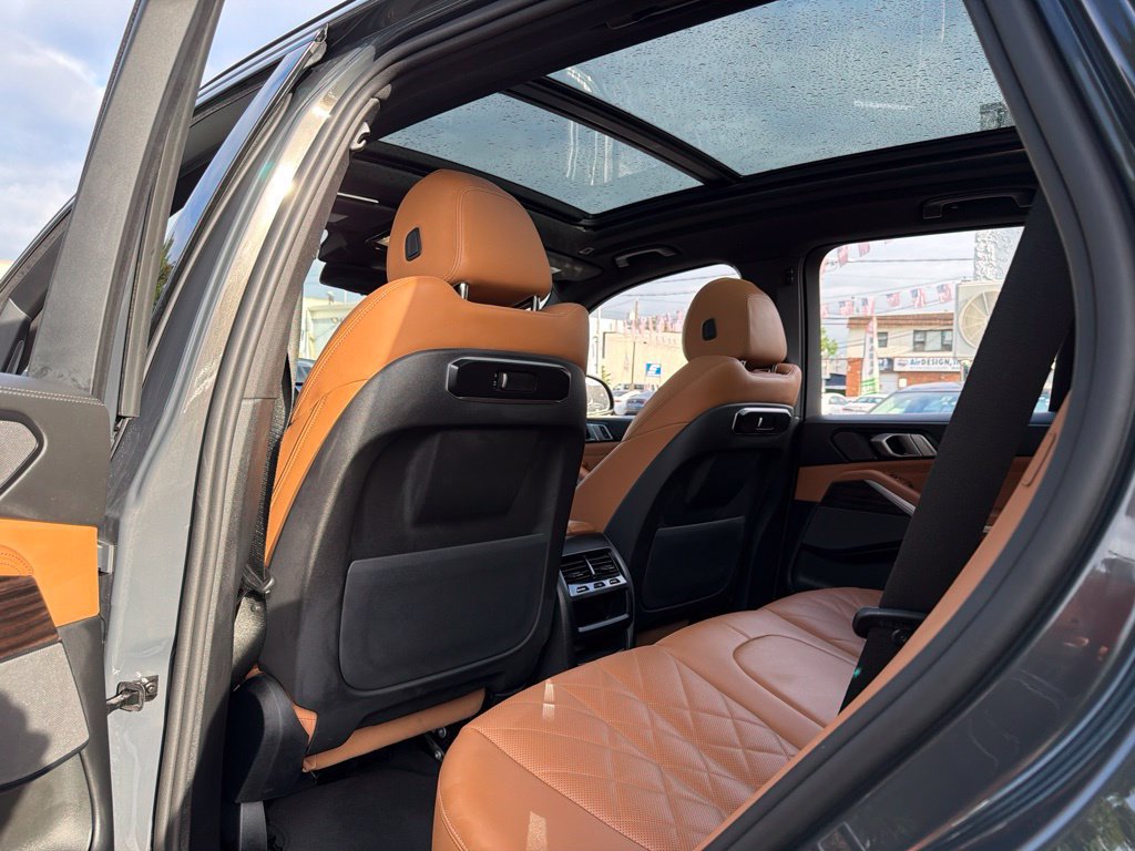 Used 2025 BMW X5 xDrive40i w/ M Sport Package AWD/4WD image 30