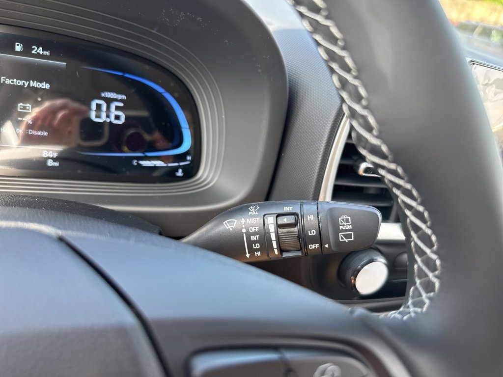 New 2025 Hyundai Venue SEL image 32