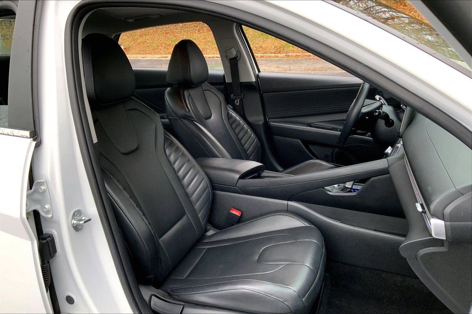 Used 2024 Hyundai Elantra Limited image 7