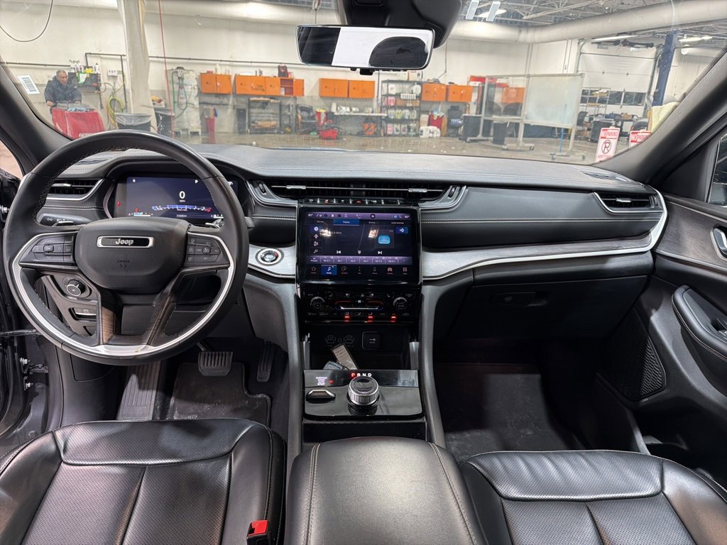 Used 2024 Jeep Grand Cherokee L Limited w/ Luxury Tech Group II image 13