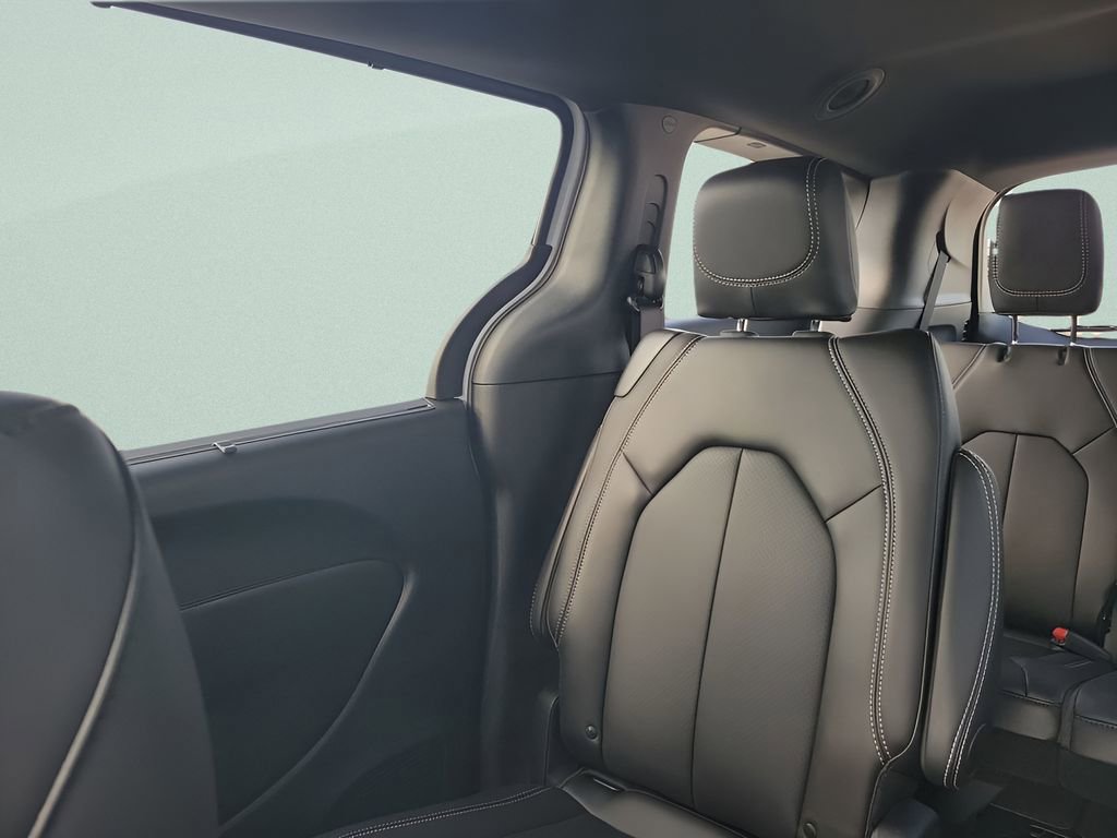 New 2026 Chrysler Voyager LX image 12