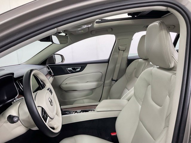Used 2021 Volvo S60 T5 Momentum FWD image 29