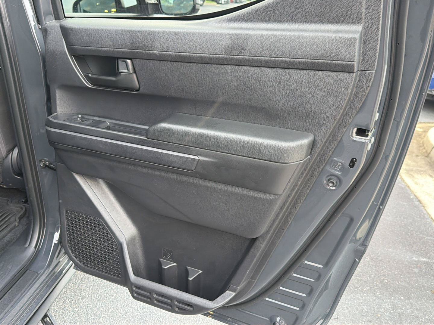 Certified 2025 Toyota Tacoma SR5 AWD/4WD image 15