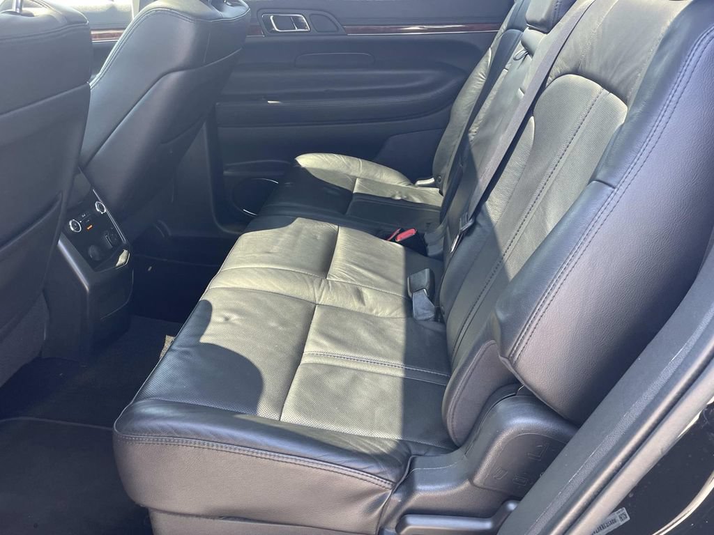 Used 2019 Lincoln MKT AWD image 14