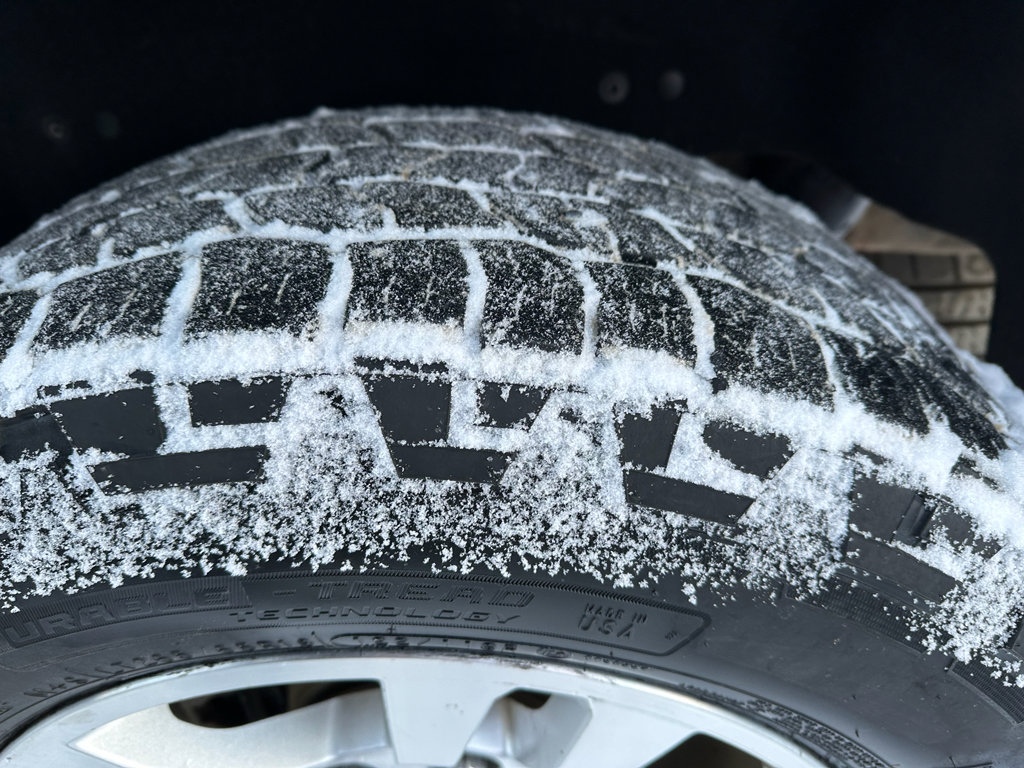 Used 2018 Chevrolet Suburban LT image 19