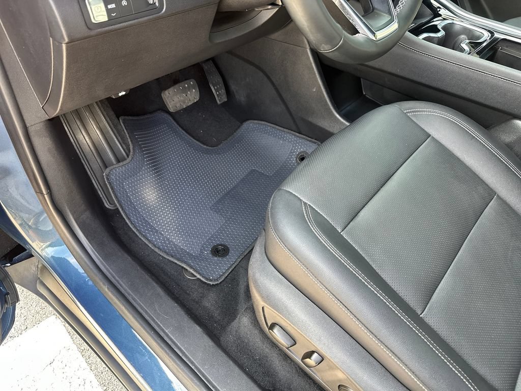 Used 2024 Chevrolet Traverse LT FWD image 19
