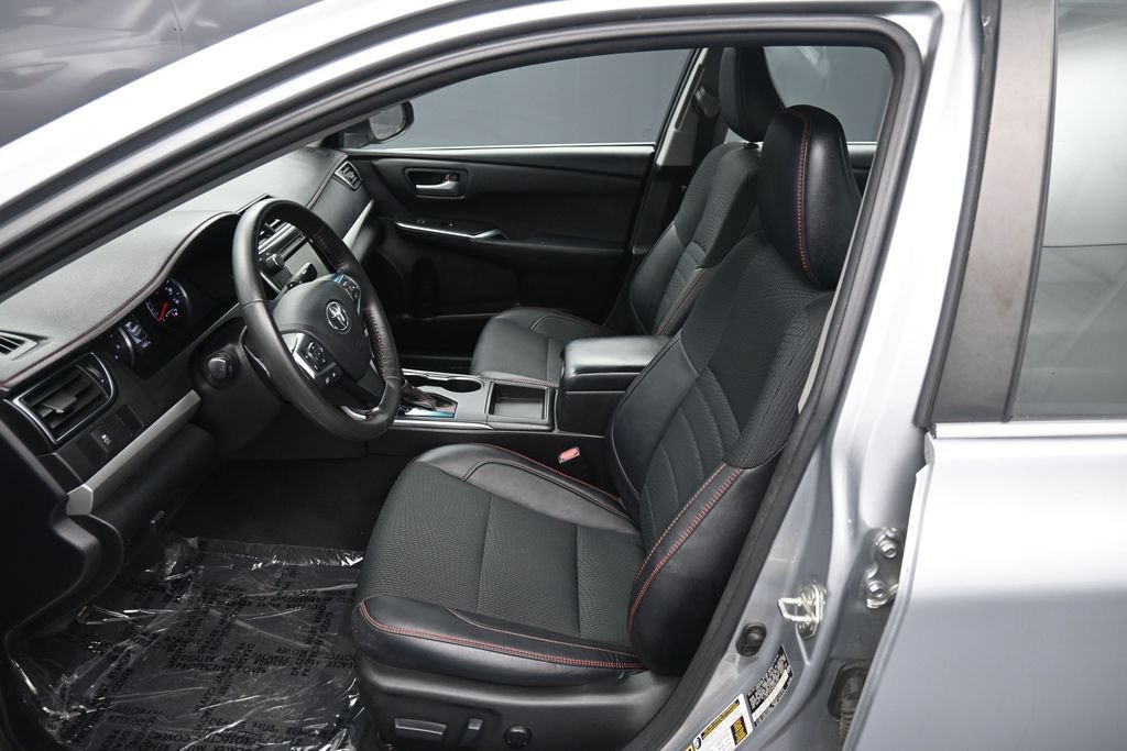 Certified 2017 Toyota Camry SE FWD image 18