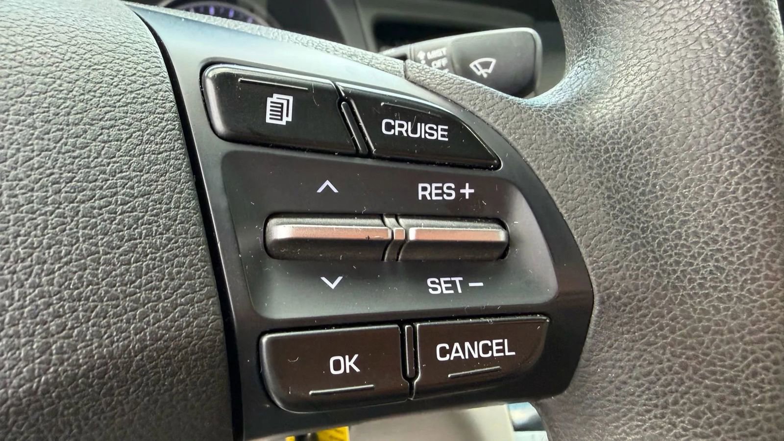 Used 2020 Hyundai Elantra SE image 17