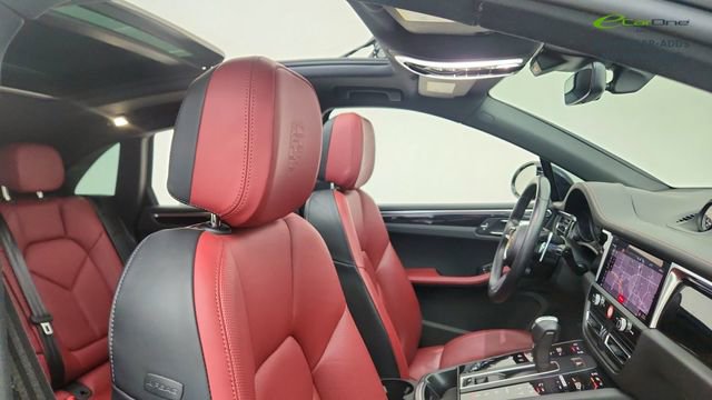 Used 2024 Porsche Macan AWD/4WD image 21