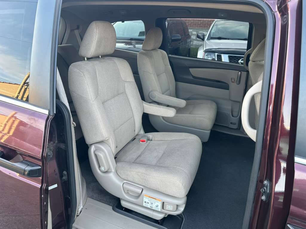 Used 2012 Honda Odyssey LX image 22