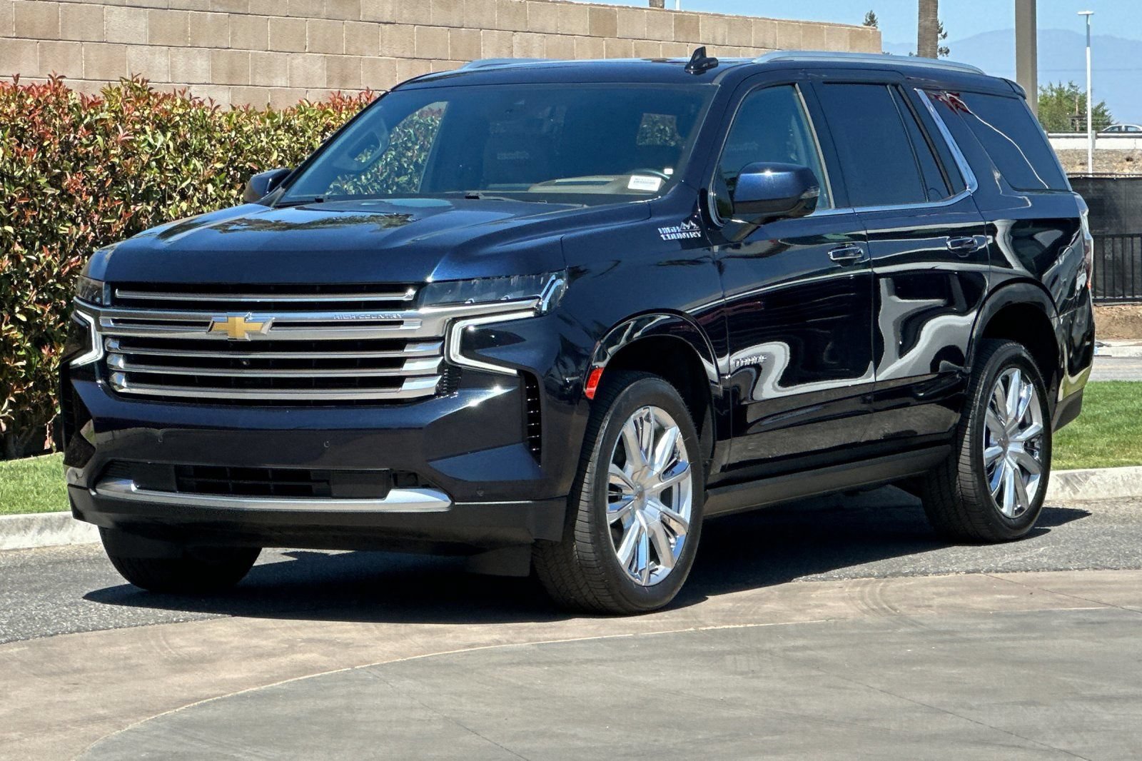Certified 2023 Chevrolet Tahoe High Country w/ Premium Package AWD/4WD image 8