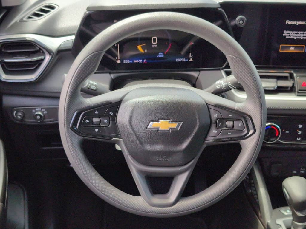 Used 2025 Chevrolet TrailBlazer LT AWD/4WD image 23