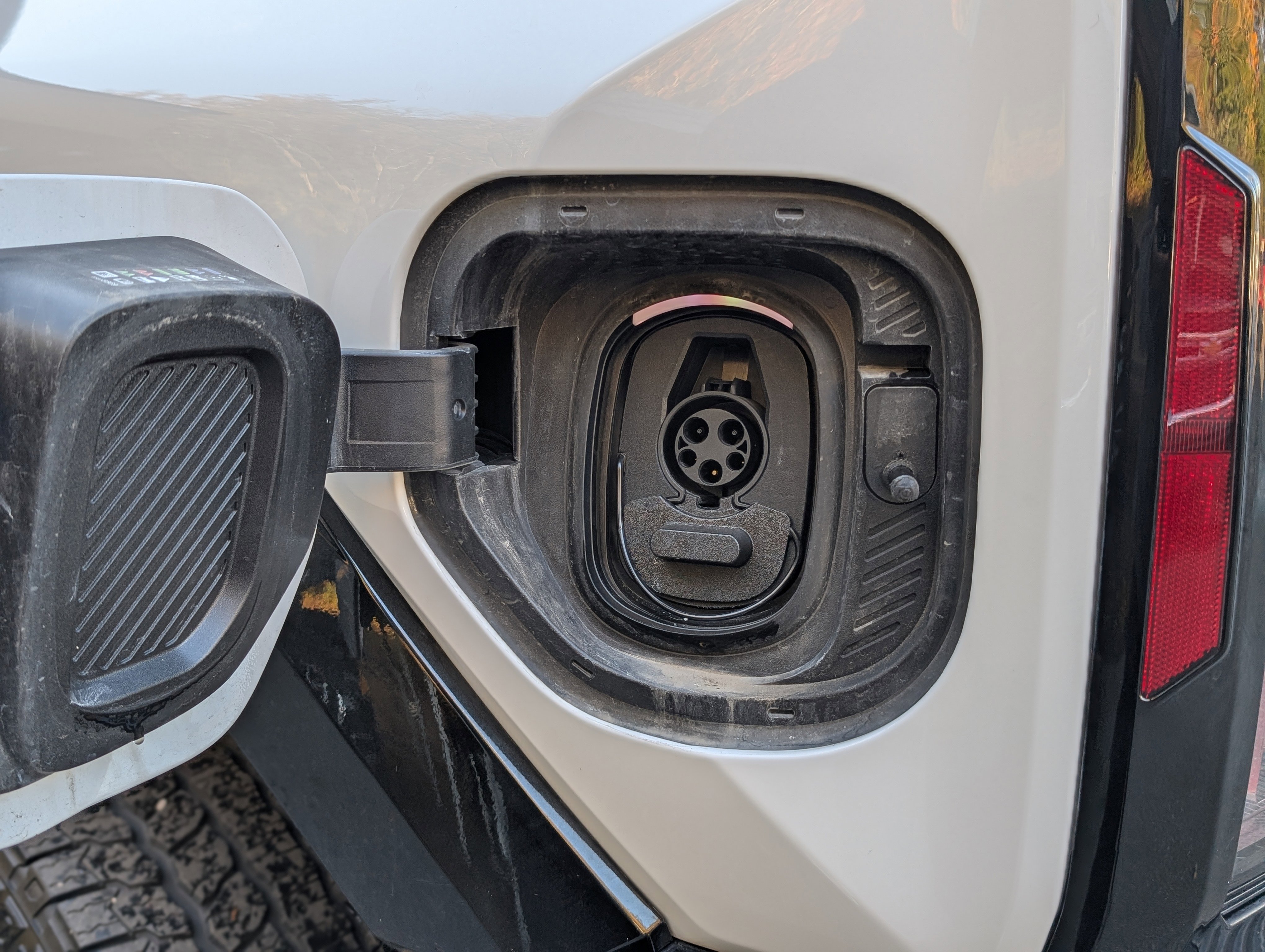 Used 2024 GMC Hummer EV 2X w/ LPO, Sport Package image 40