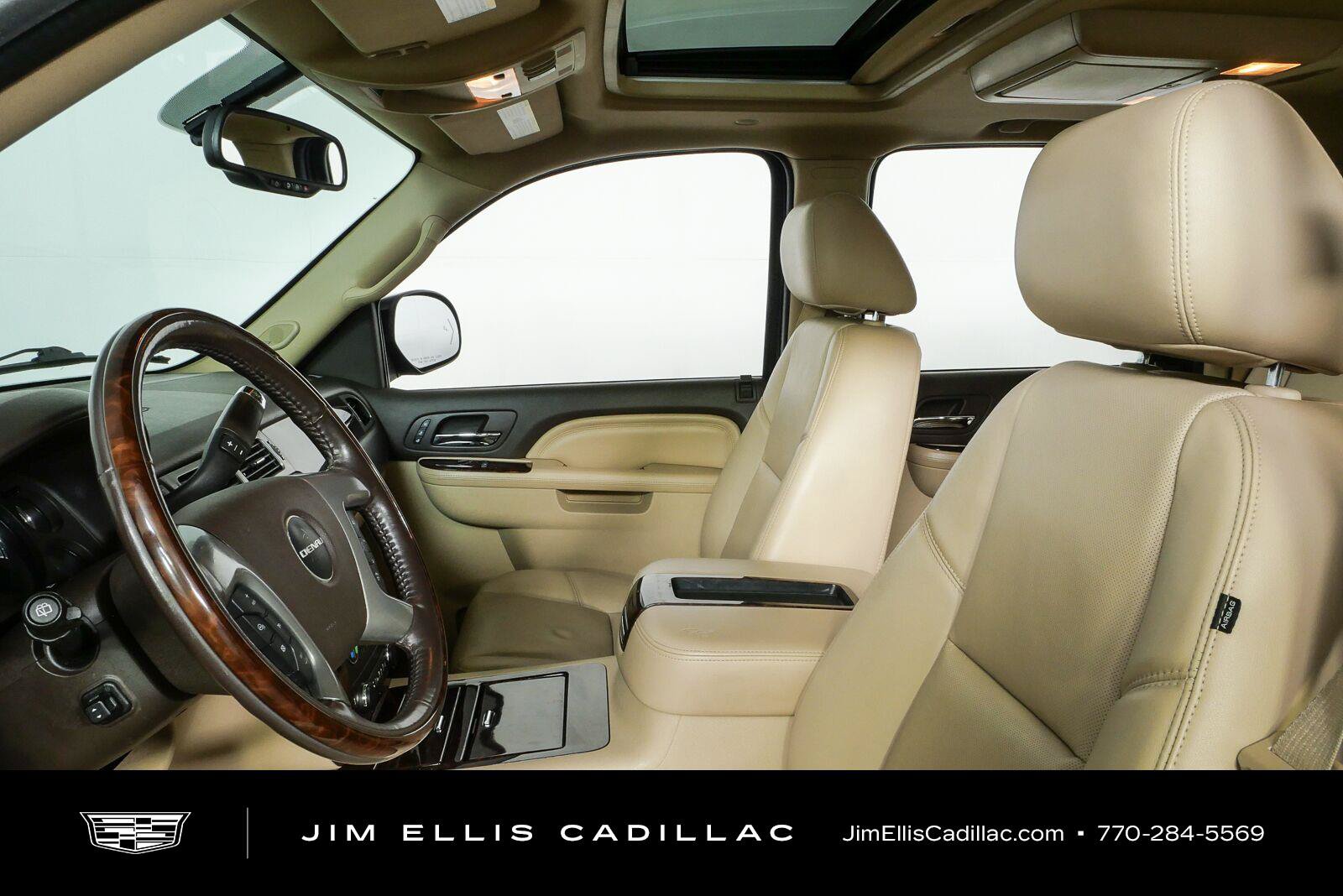 Used 2014 GMC Yukon XL Denali RWD image 6