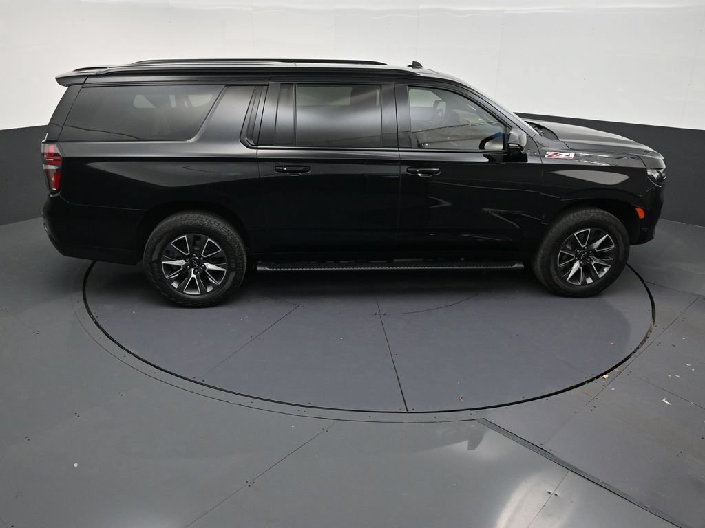Used 2023 Chevrolet Suburban Z71 w/ Luxury Package AWD/4WD image 17