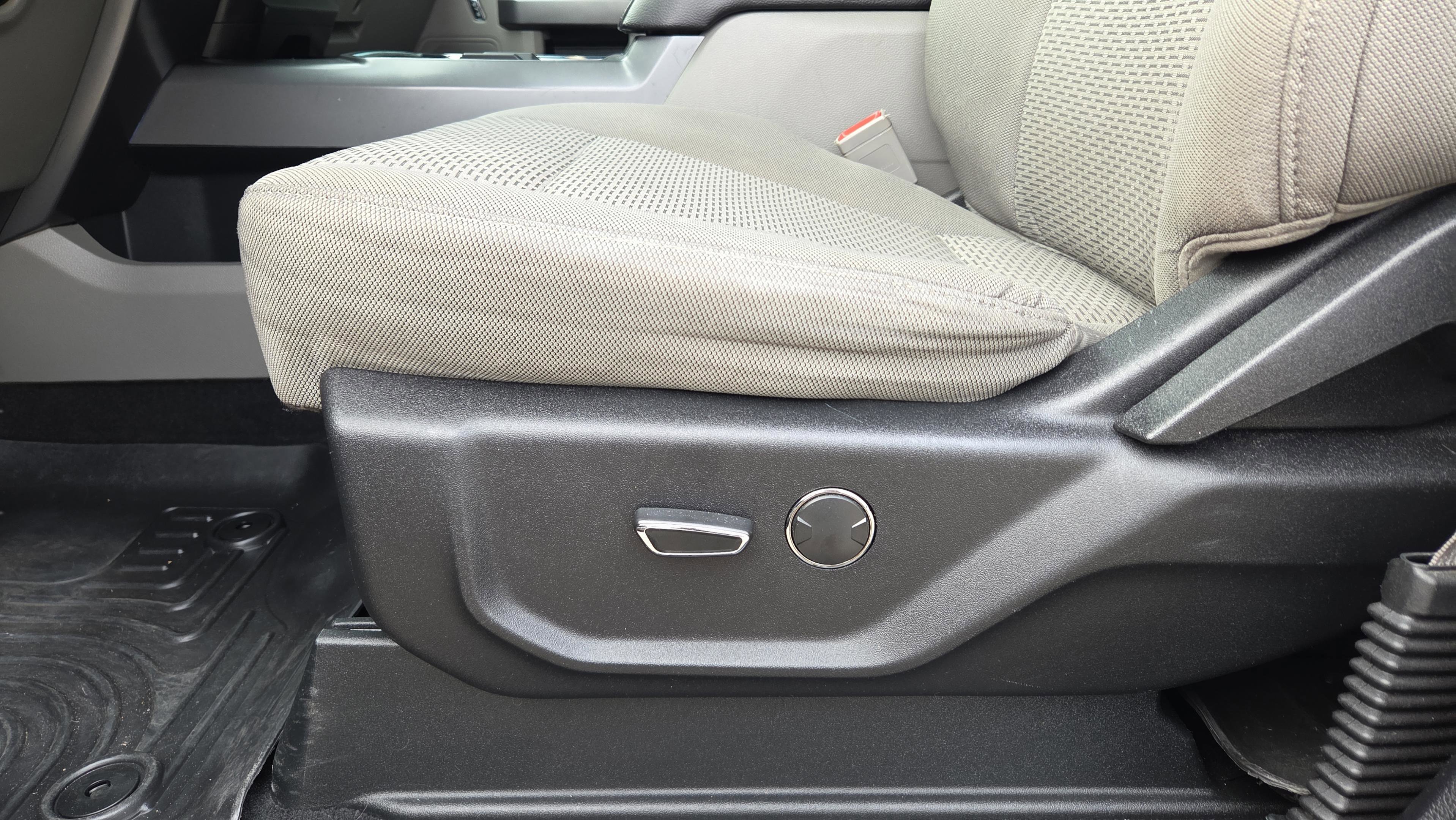 Used 2019 Ford F250 XLT w/ XLT Premium Package image 21