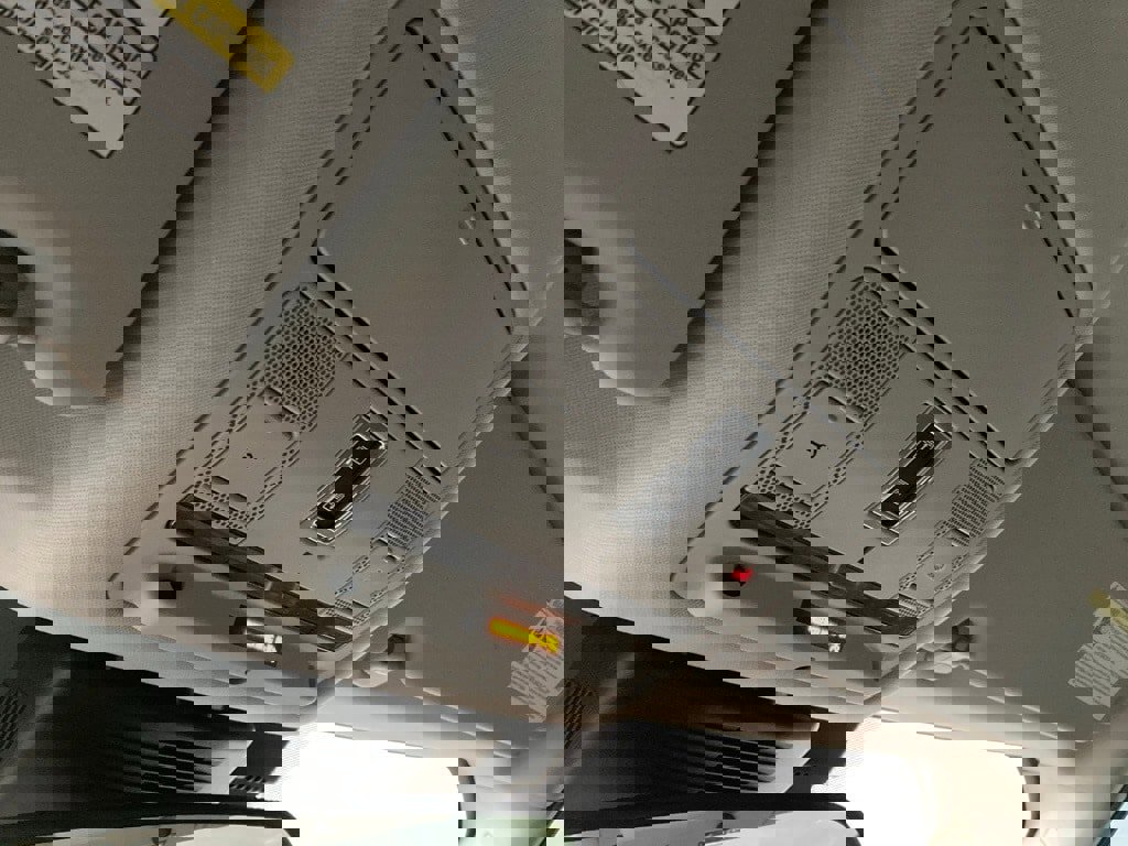 Used 2019 Land Rover Discovery Sport HSE image 28