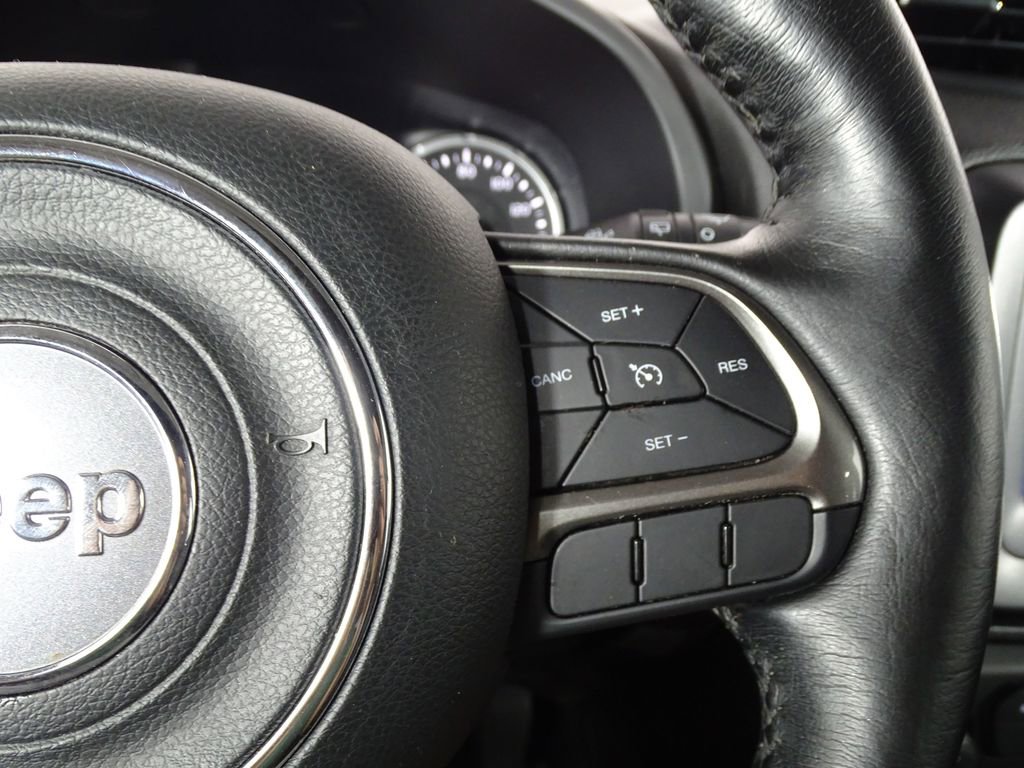 Used 2018 Jeep Renegade Limited image 25