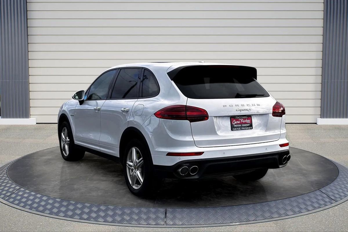 Used 2015 Porsche Cayenne S w/ Premium Plus Package image 5