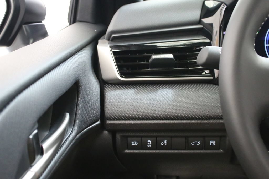Used 2026 Toyota Camry SE w/ Convenience Package AWD/4WD image 14