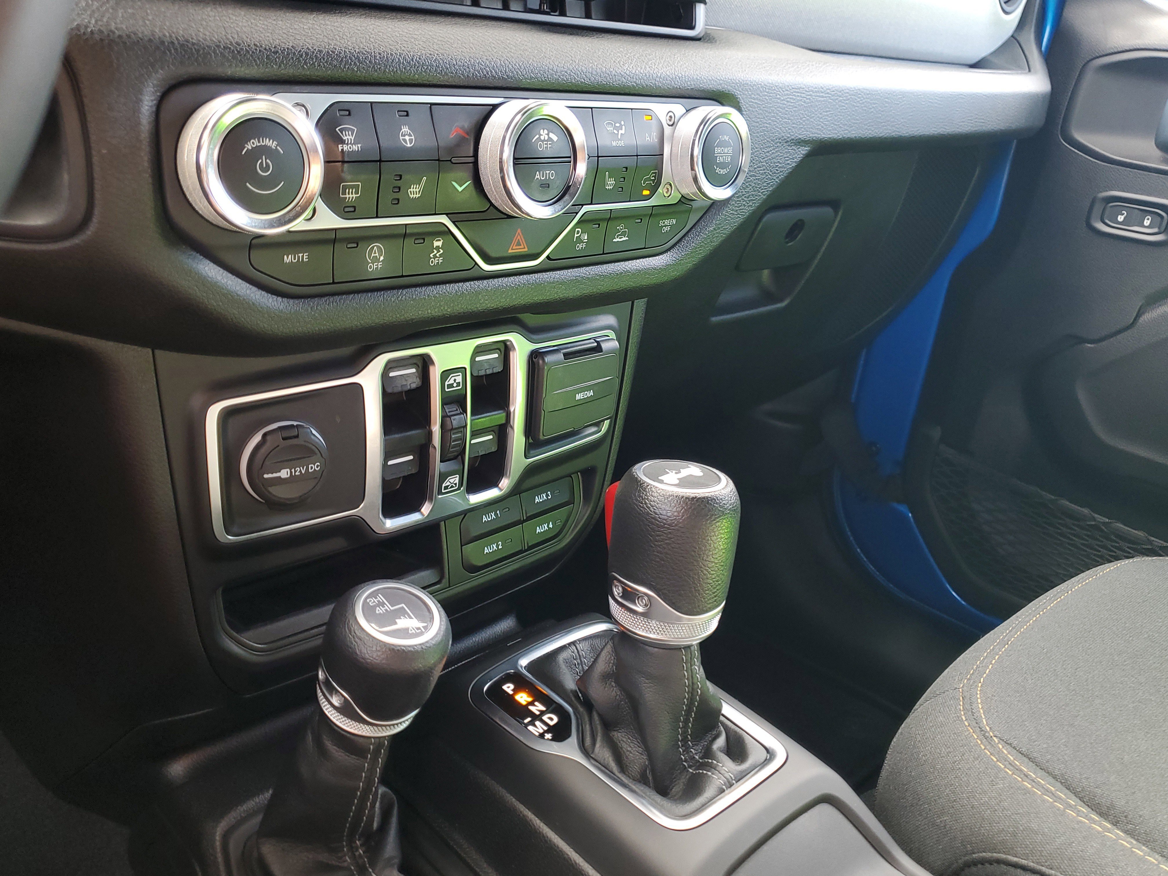 Used 2024 Jeep Wrangler Sport S image 26