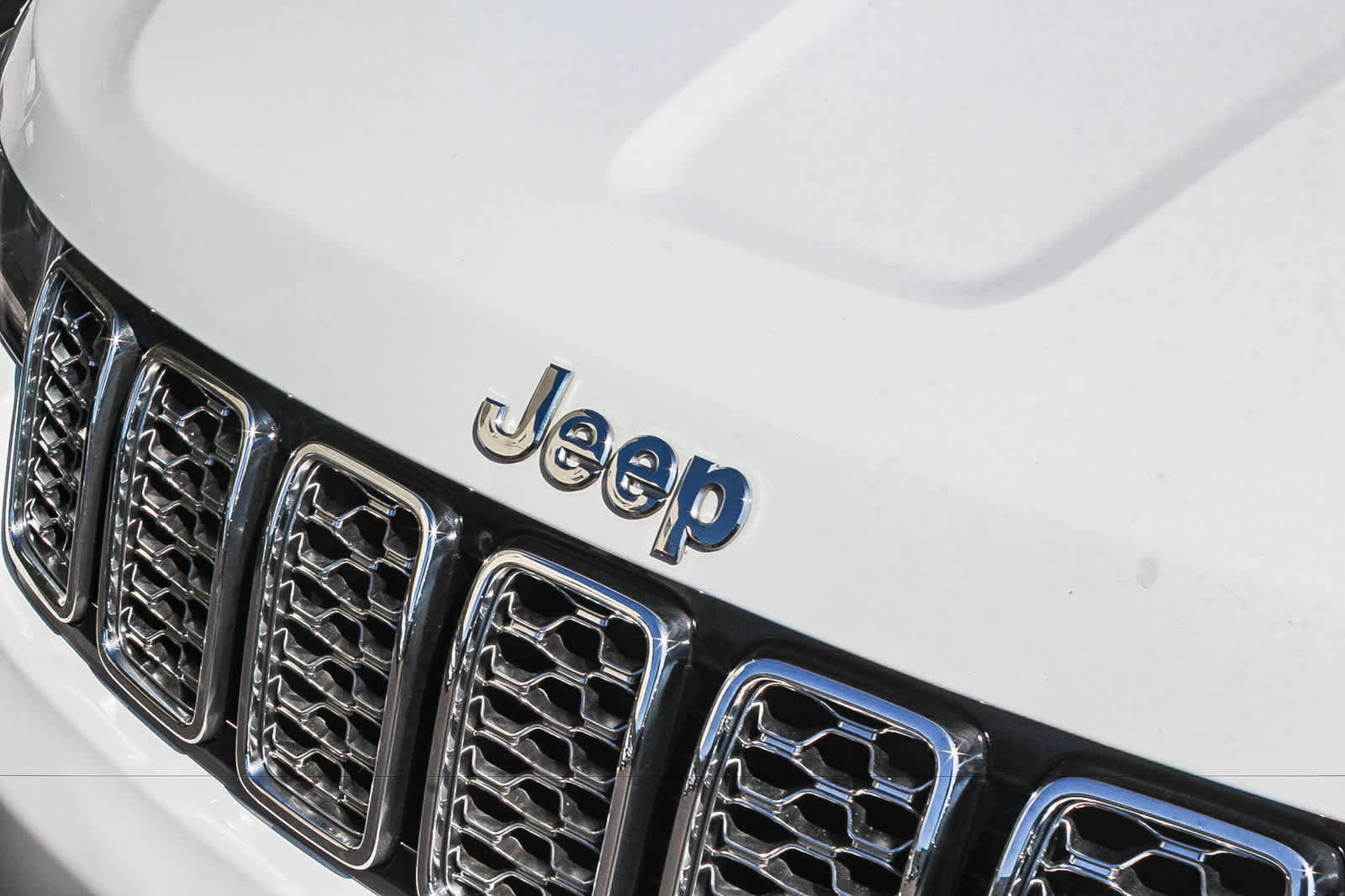Used 2021 Jeep Grand Cherokee Overland AWD/4WD image 12