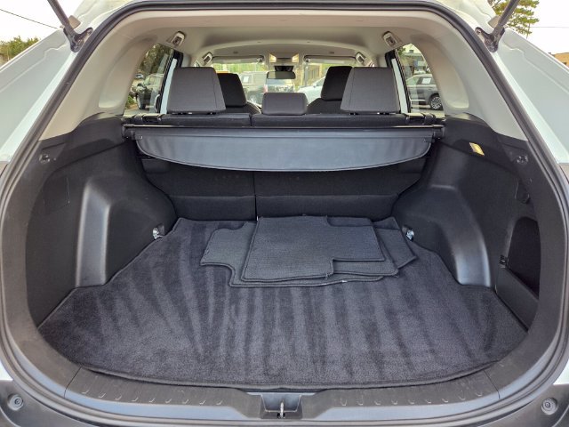 Used 2025 Toyota RAV4 XLE FWD image 19