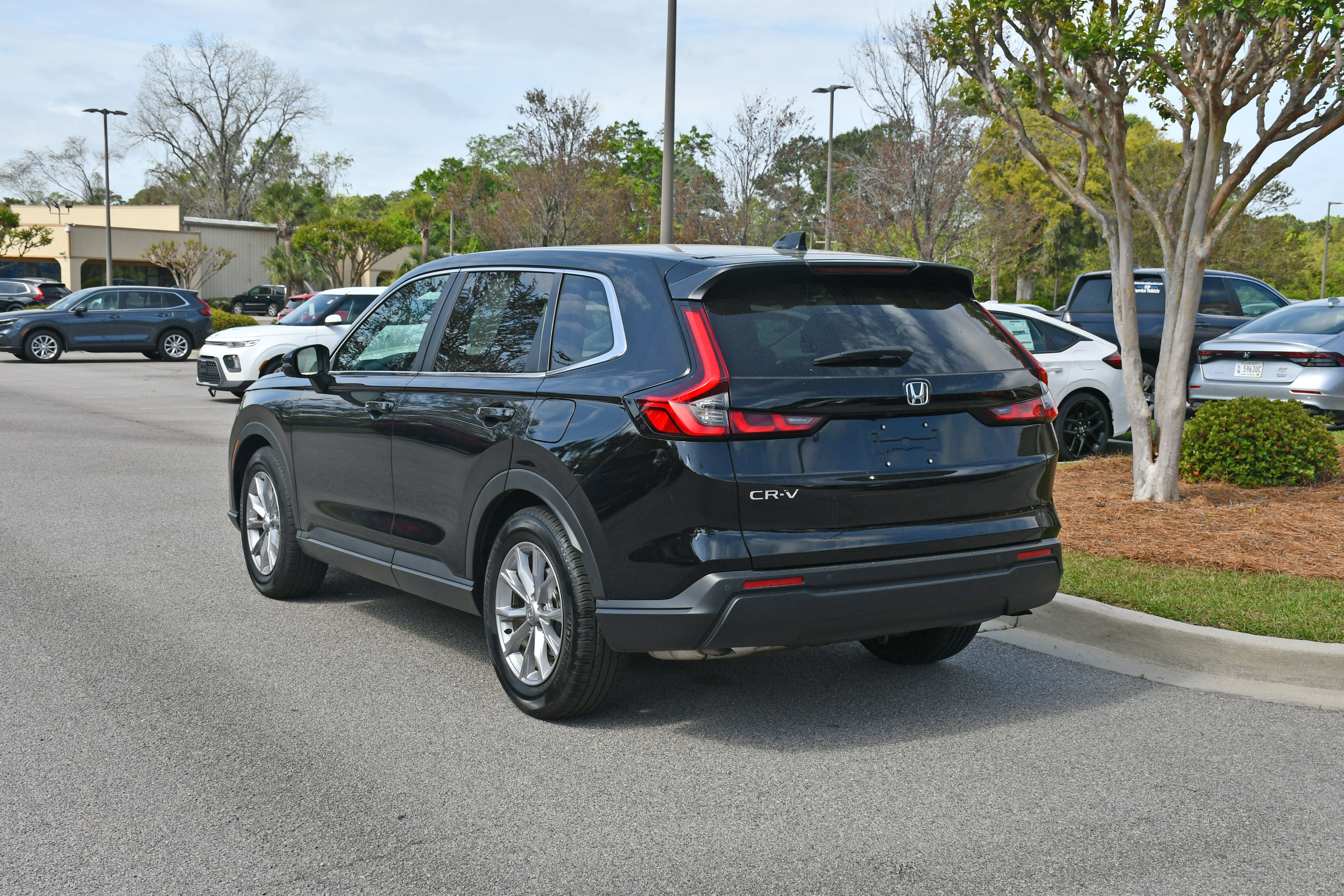 Used 2025 Honda CR-V EX-L image 3