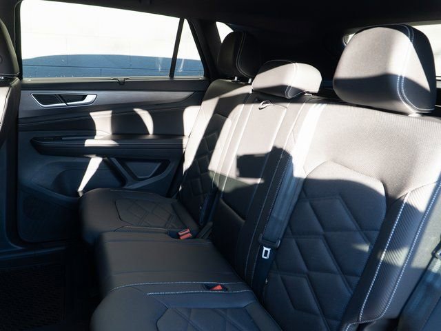 New 2026 Volkswagen Atlas Cross Sport SE image 9