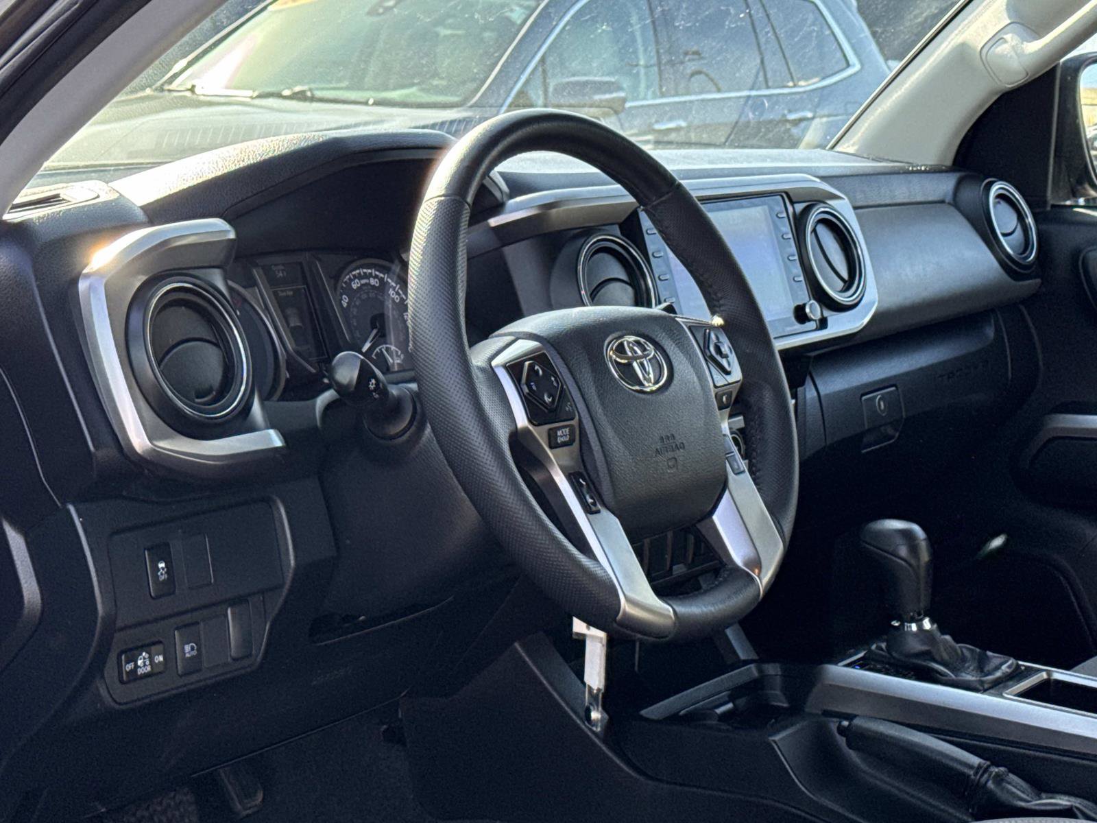 Used 2023 Toyota Tacoma SR5 w/ SR5 Appearance Package image 11