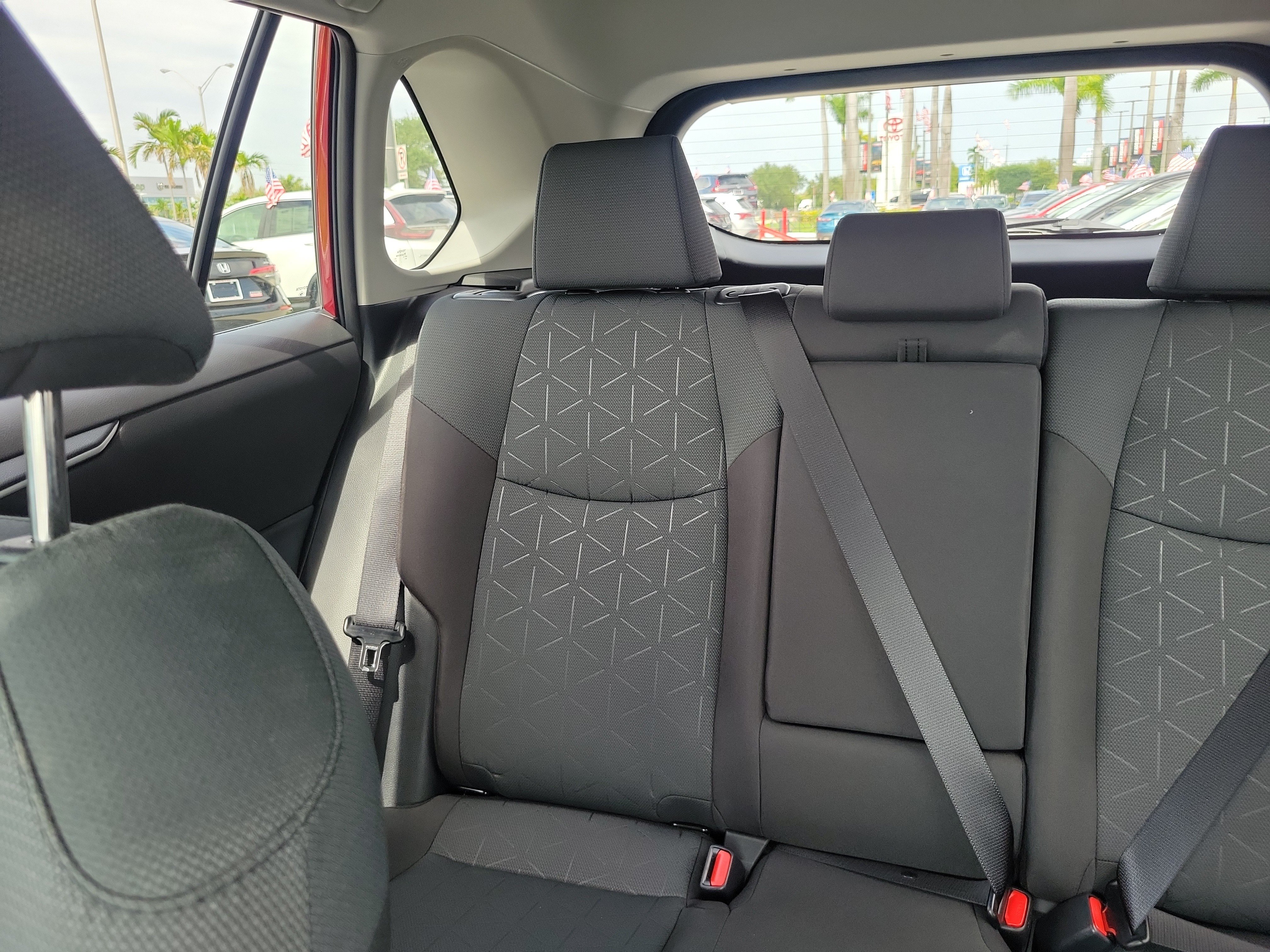Used 2025 Toyota RAV4 XLE w/ Convenience Package FWD image 20
