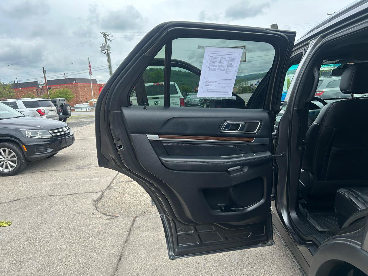 Used 2016 Ford Explorer Limited w/ Equipment Group 301A AWD/4WD image 27