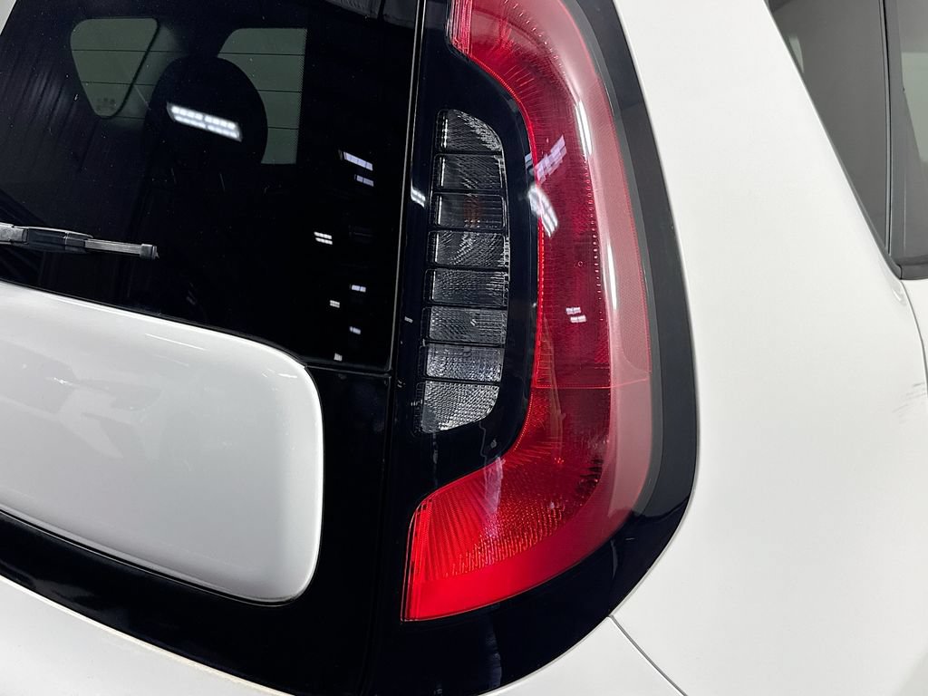 Used 2016 Kia Soul FWD image 36