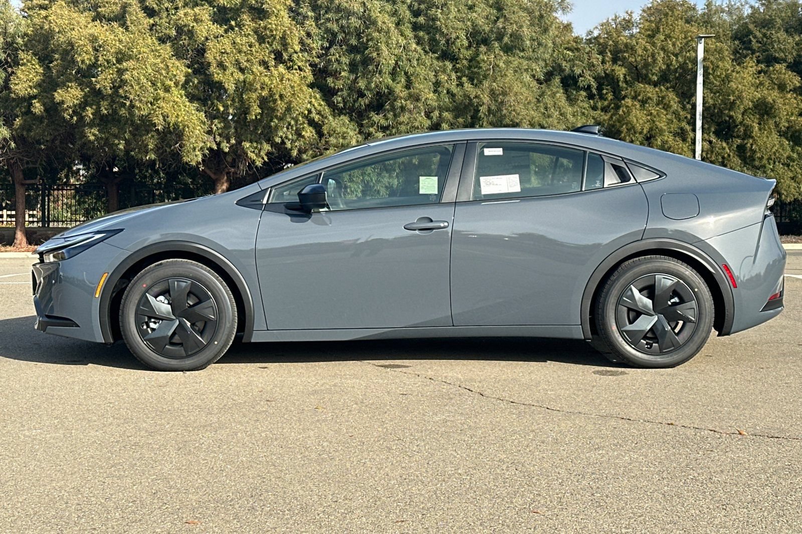 New 2026 Toyota Prius Plug-In Hybrid FWD image 9