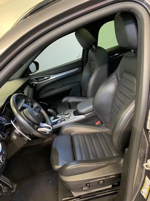 Used 2023 Alfa Romeo Stelvio Veloce image 11