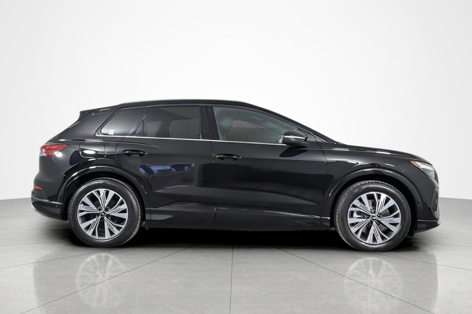 Certified 2023 Audi Q4 e-tron Premium w/ Premium Plus RWD image 6