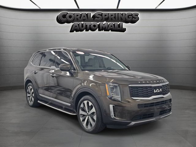 Used 2022 Kia Telluride S AWD/4WD image 1