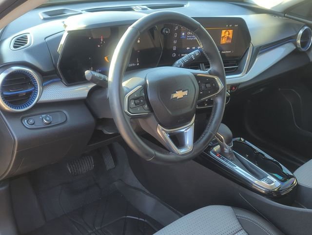 Used 2024 Chevrolet Trax LT w/ LT Convenience Package image 12