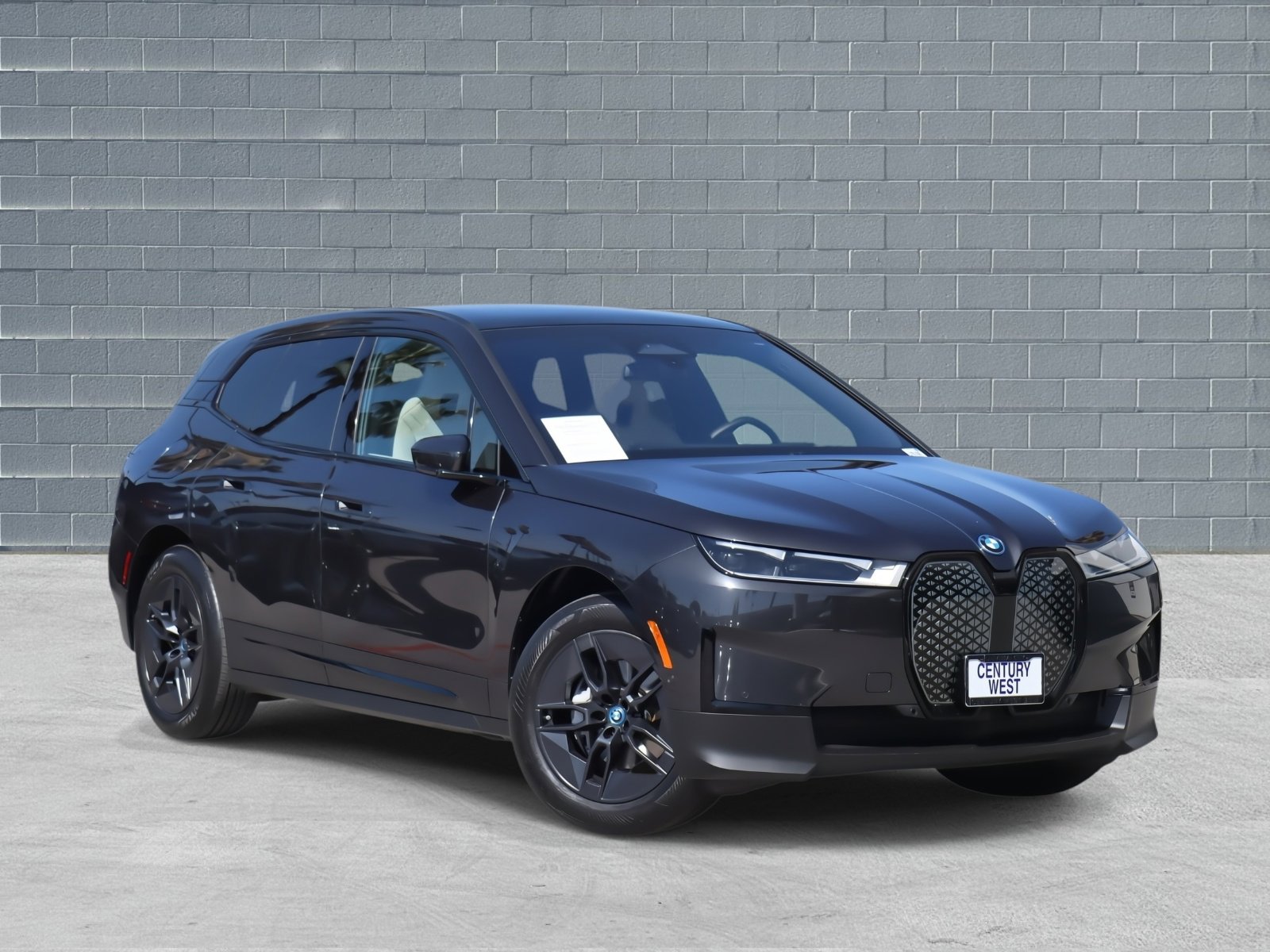 Used 2025 BMW iX xDrive50 video 1
