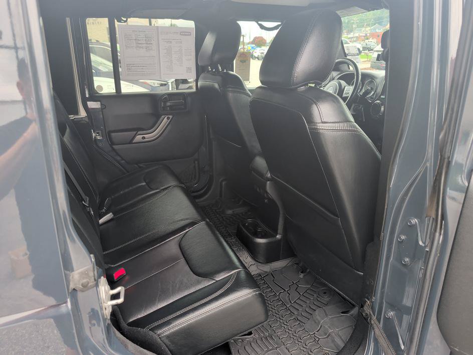 Used 2018 Jeep Wrangler Unlimited Sahara AWD/4WD image 13