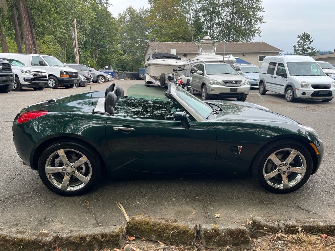 Used 2006 Pontiac Solstice Convertible w/ Premium Package RWD image 28