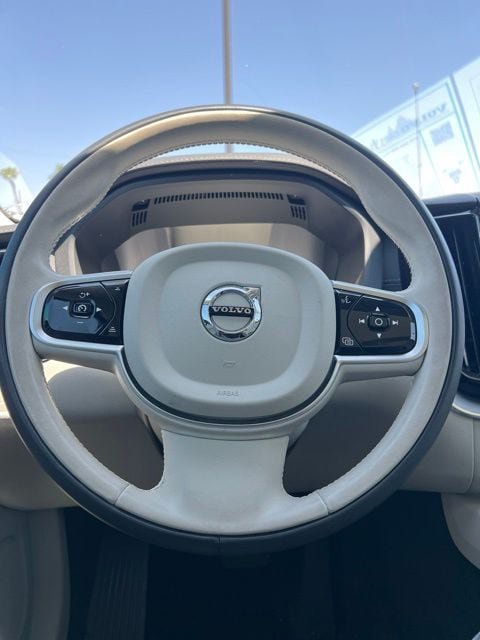 Certified 2025 Volvo XC60 T8 Ultra AWD/4WD image 10